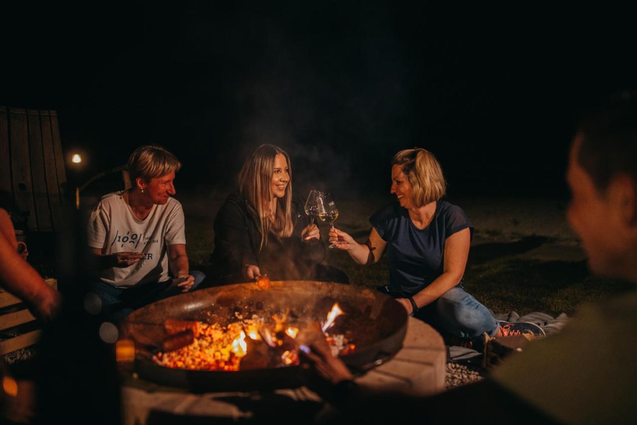 Wine Camp Hazic Hotel Sveti Martin Na Muri Eksteriør billede